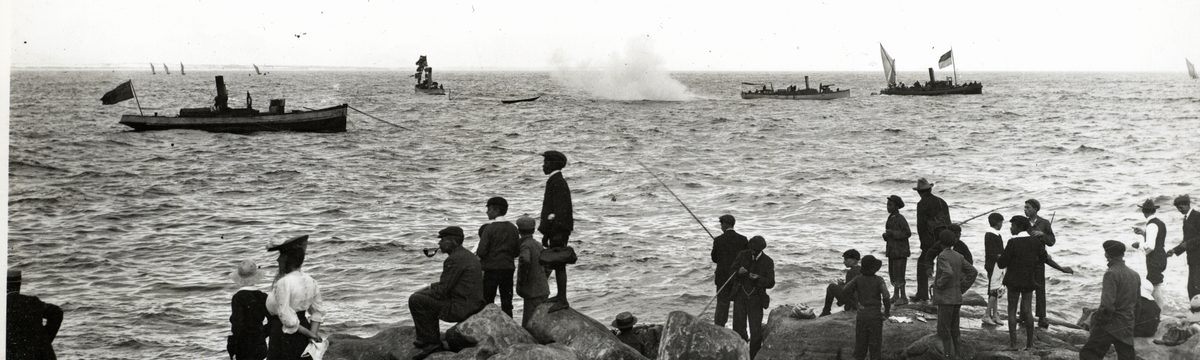 Spectators watching the regatta at Kalk Bay. Elliot Collection, Western Cape Archives and Records Service.